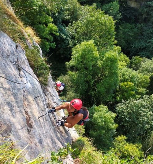 Parte del recorrido final vía Ferrata del Rio Calera K4